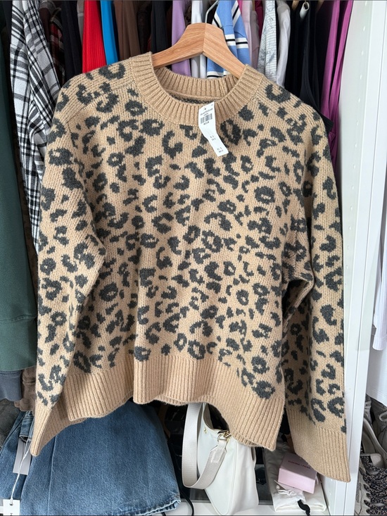 Abercrombie & Fitch Sweaters - Abercrombie Leopard Print Crewneck Sweater - Tan/Black